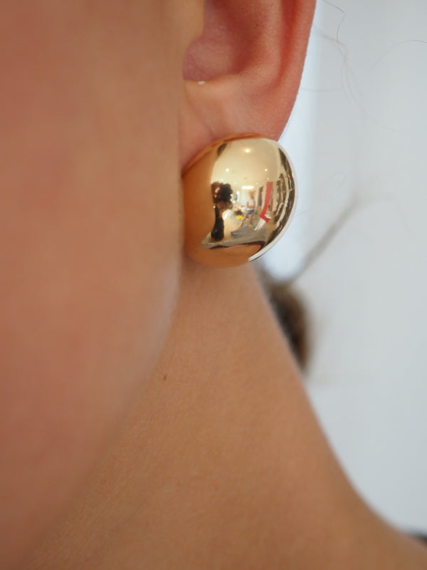 CAMRYN BUTTON STUD EARRINGS