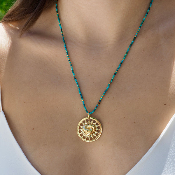 LINDSEY MARI KNOT DISC NECKLACE