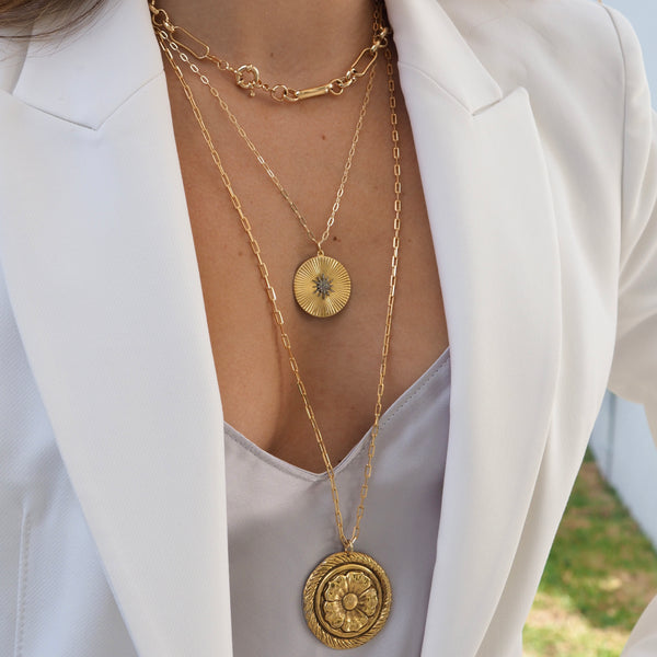 MAGGIE JAYNE FLORAL DISC PENDANT NECKLACE
