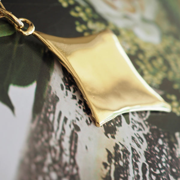 SPECIAL DIAMOND SHAPED NECKLACE
