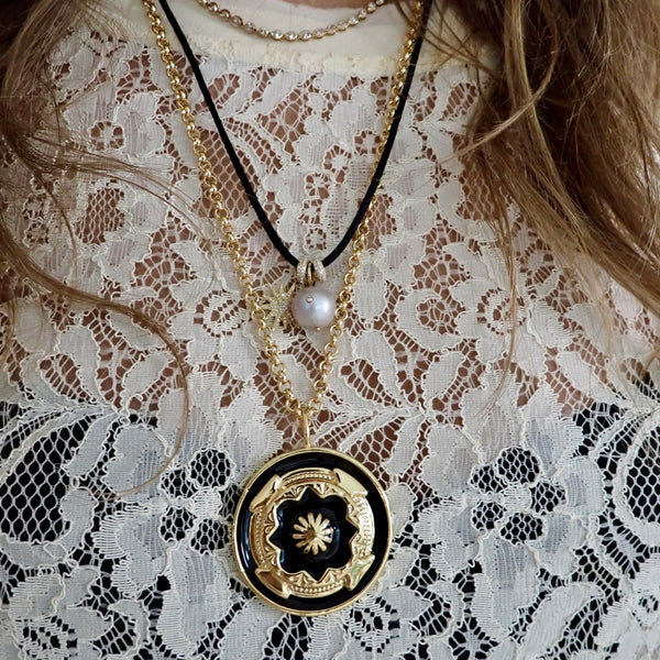 SCARLETT AZTEC ENAMEL  DISC NECKLACE