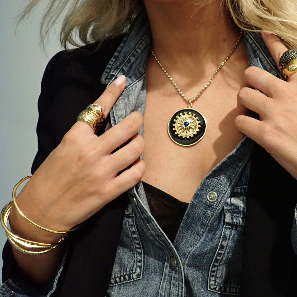 IVY BURST DISC NECKLACE