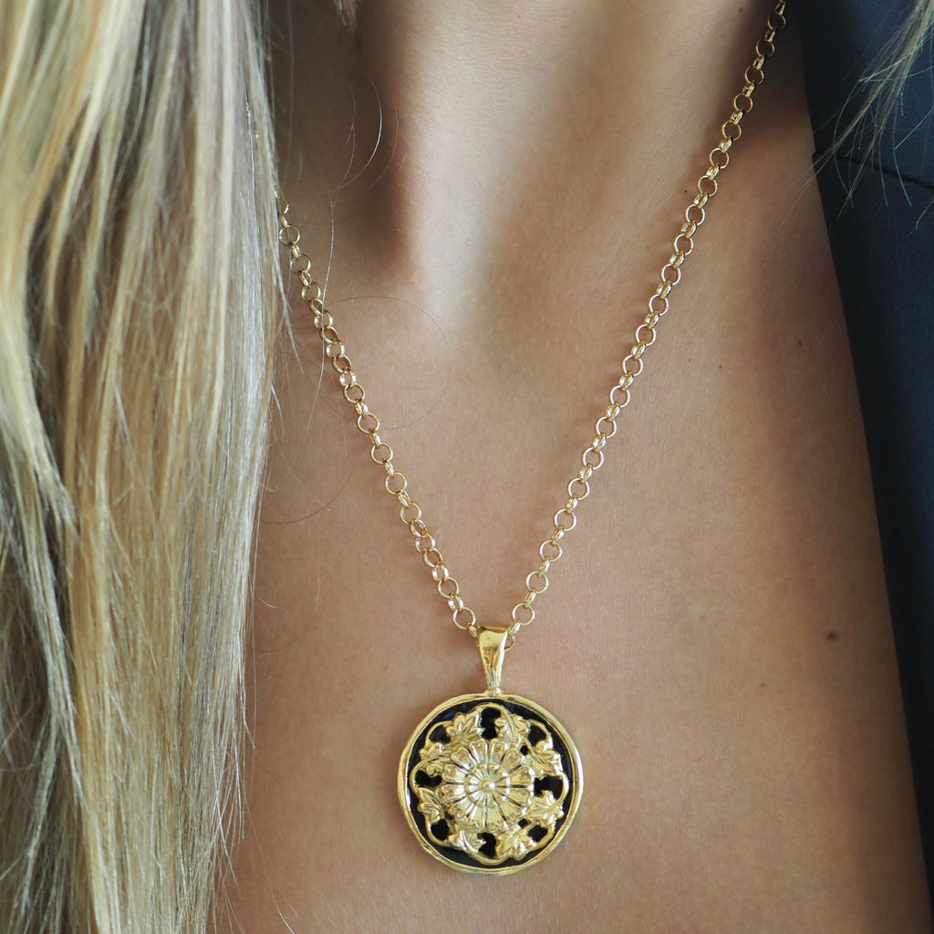 LANNA ENAMEL FILAGREE FLORAL  DISC NECKLACE