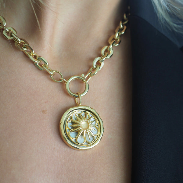 MEREDITH MOTHER OF PEARK HADLEY WHEEL BURST NECKLACE