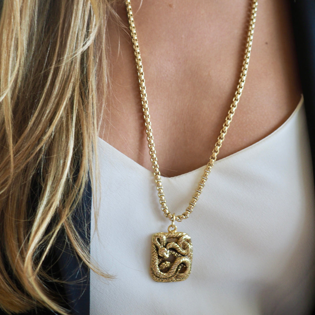 CARLEE SNAKE RECTANGLE NECKLACE
