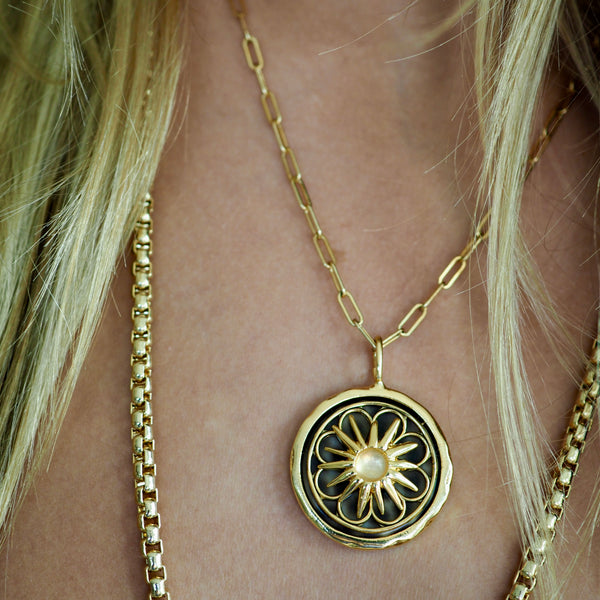 HAYDEN RAYE BURST DISC  NECKLACE