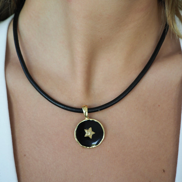 NOLA ENAMEL STAR  DISC NECKLACE