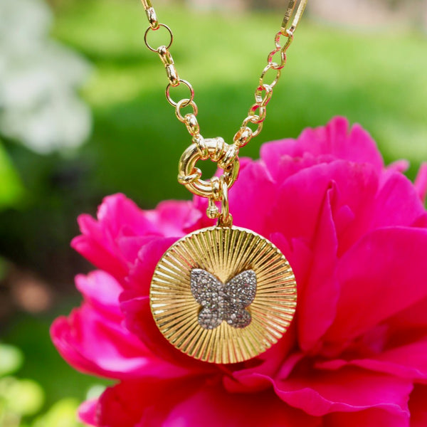 LIVEE FLUTED BUTTERFLY DISC NECKLACE