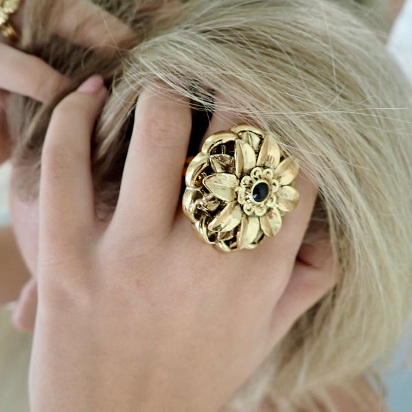 TONEE FLOWER LEAF PETAL STATEMENT RING