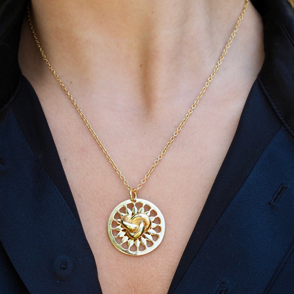 LINDSEY MARI KNOT DISC NECKLACE