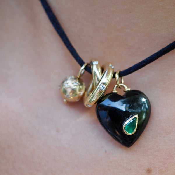 KINSLEY ONYX HEART WITH EMERALD STONE NECKLACE