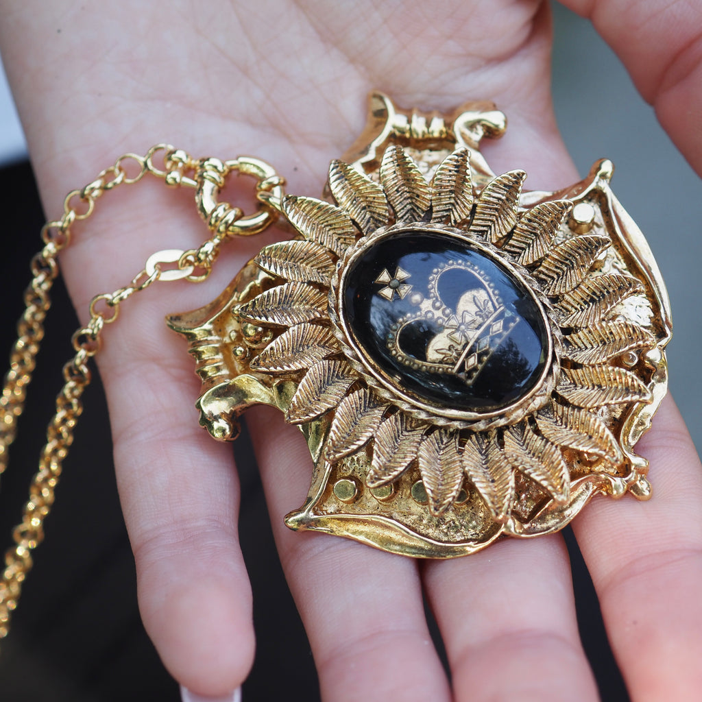 QUEEN SHIELD STATEMENT  NECKLACE