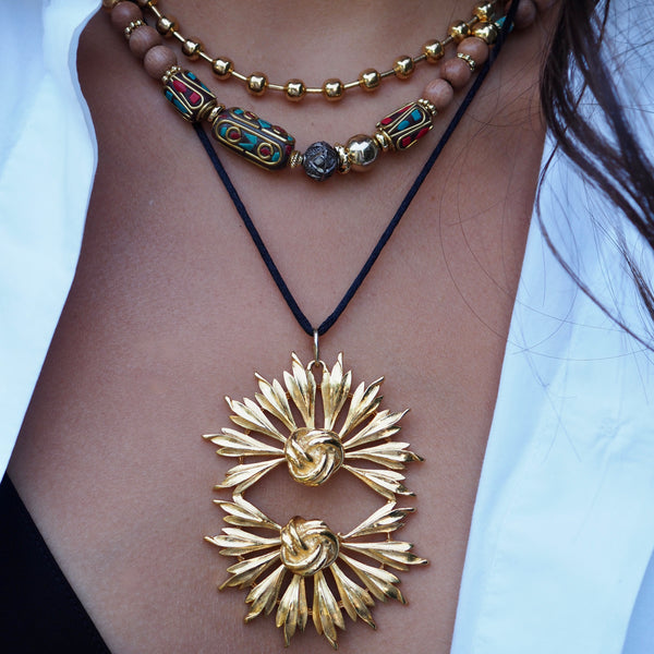 ROSEY DOUBLE FLOWER STATEMENT NECKLACE