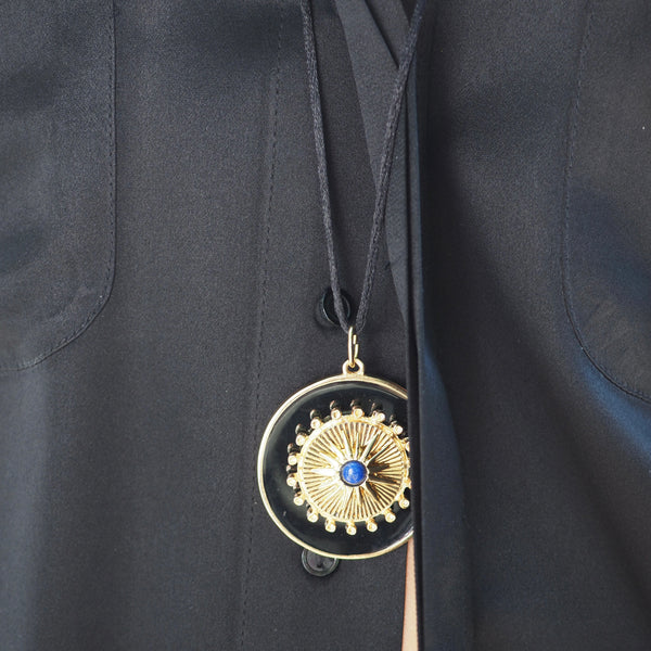IVY BURST DISC NECKLACE