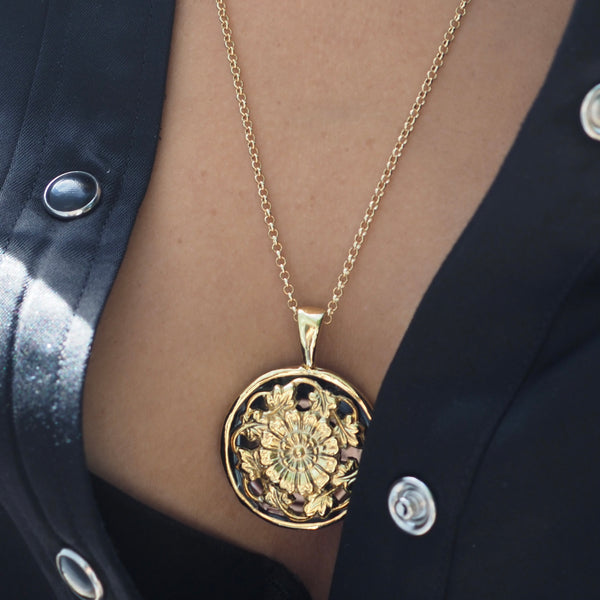 DALIA FILAGREE ENAMEL CIRCLE DISC NECKLACE