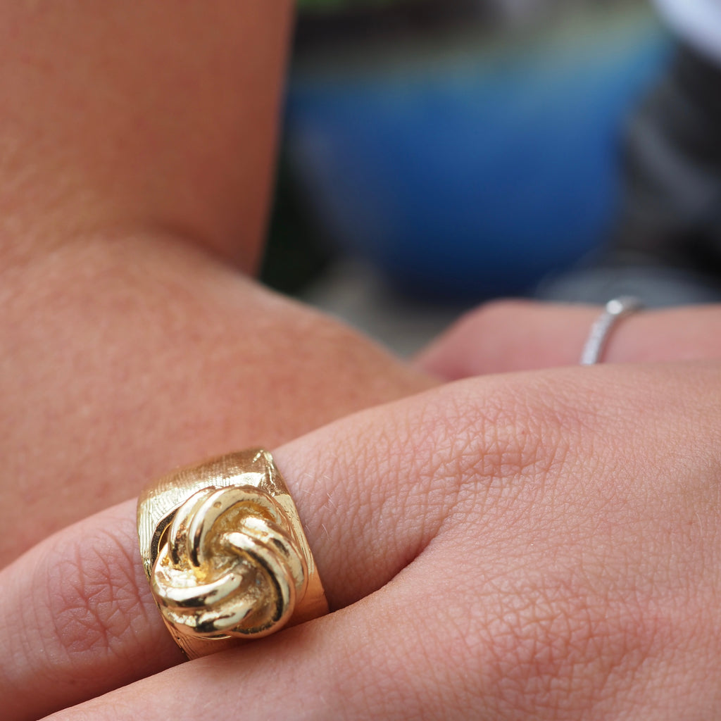 KAMI KNOT RING