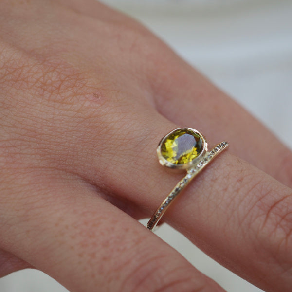 KAYLEY THIN DIAMOND GOLD RING  WITH NATURAL TOURMALINE