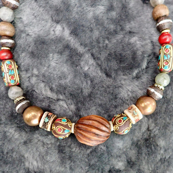HAZE WOODEN BEADED NECKLACE